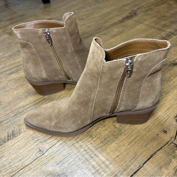 NWOB Dolce Vita Salome Brown Suede Ankle Booties - Picture 9 of 16